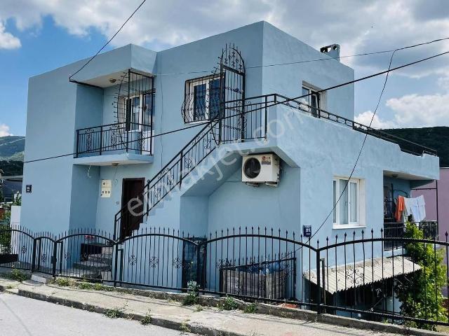Bornova Yeşilçam Mahallesinde Kiralık Geniş Teraslı 2+1 Daire