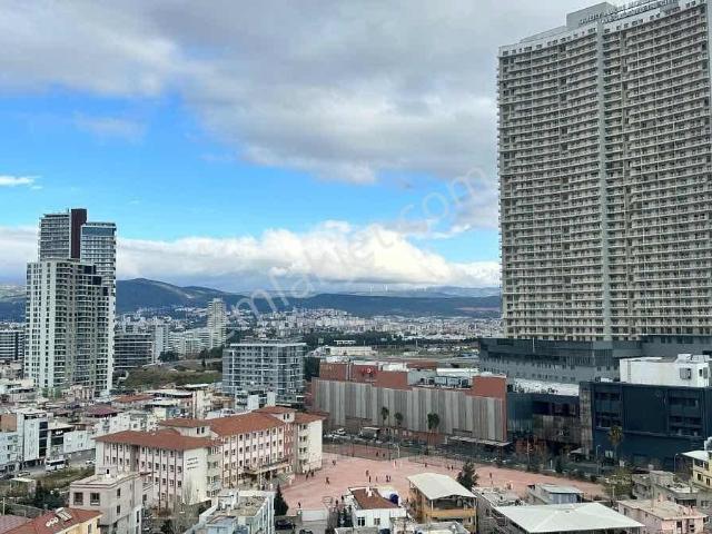 Bornova Yeşılova Vıven Vogua 'da 1+1 Lüks Daıre