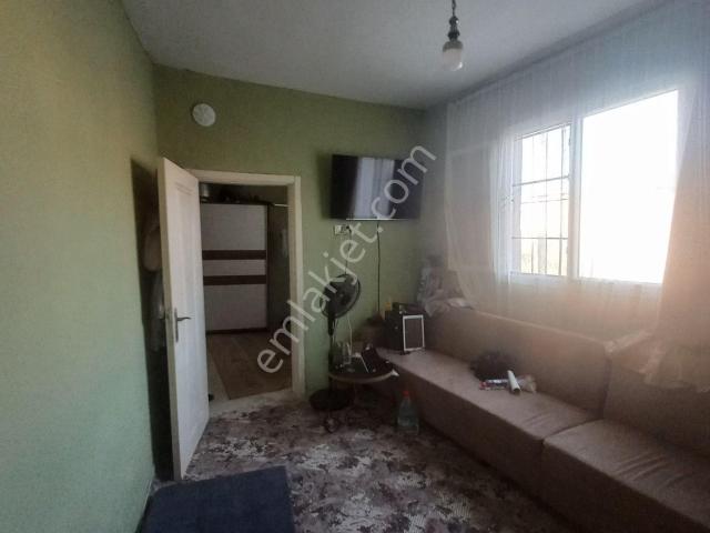 Bornova Zafer Mahallesi'nde Satılık Masrafsız 1+1 Daire