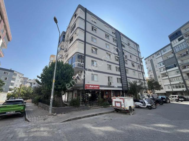 Bornova'nın Kalbinde, Merkezde Bakımlı,temiz, Eşyalı Genış 2+1