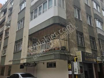 Bornova'nın Kalbinde Eşyalı 2+1 Kiralık Fırsat Daire