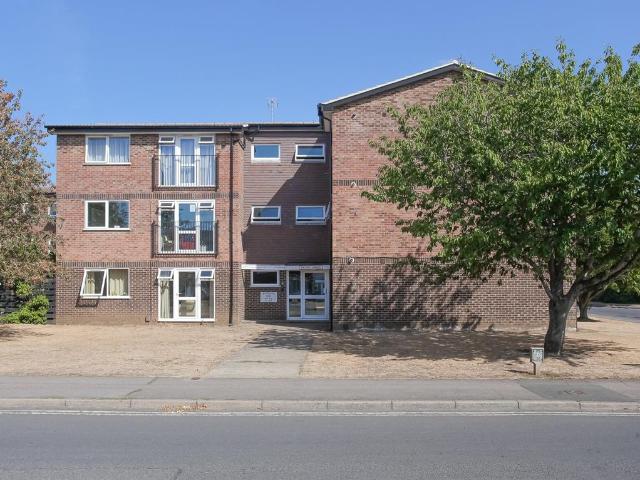 Borough Avenue, Wallingford OX10, 2 bed flat to rent, £1,250 pcm | PrimeLocation