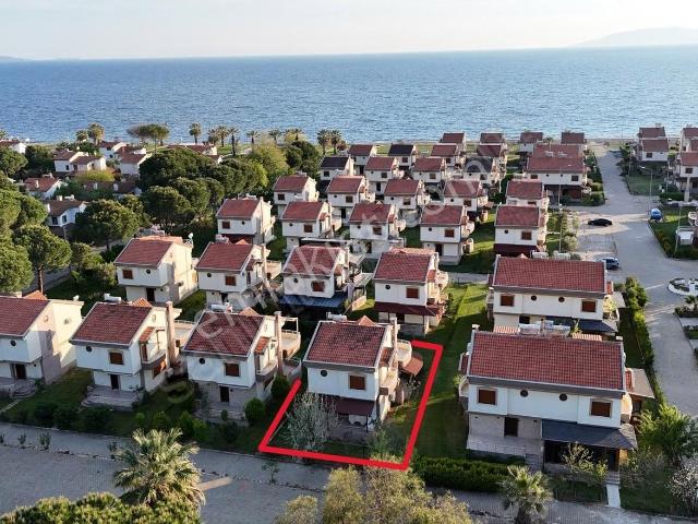 Borsem'den Salihleraltı'nda Denize 150 M Kiralık 4+1 Lüks Villa