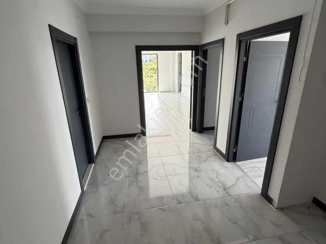 Bostancı Mahallesinde Deniz Manzaralı Kiralık 3+1 Daire