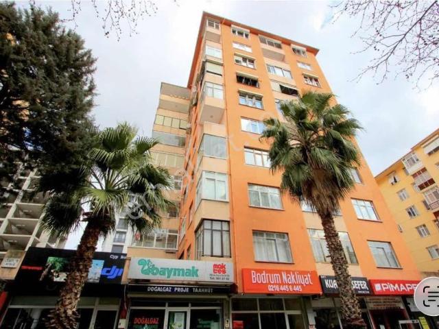 Bostancının Merkezinde Geniş 3+1 Satılık Daire