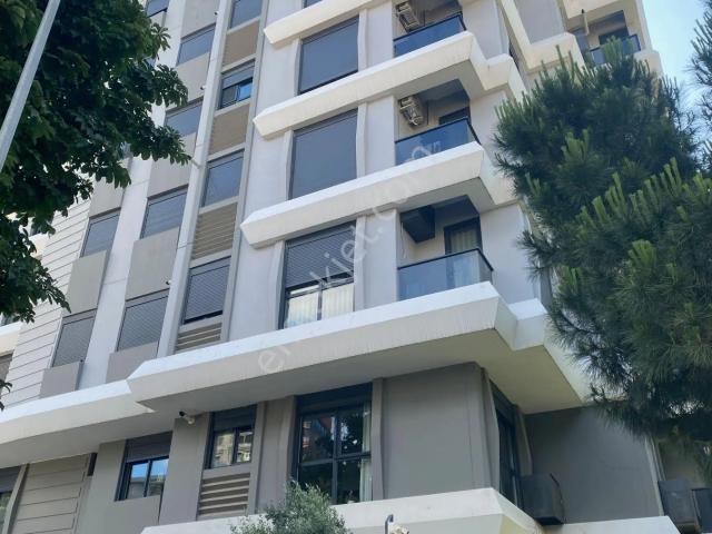 Bostancı'da Manzaralı, Balkonlu, Ebeveynli 3+1 Kiralık Daire