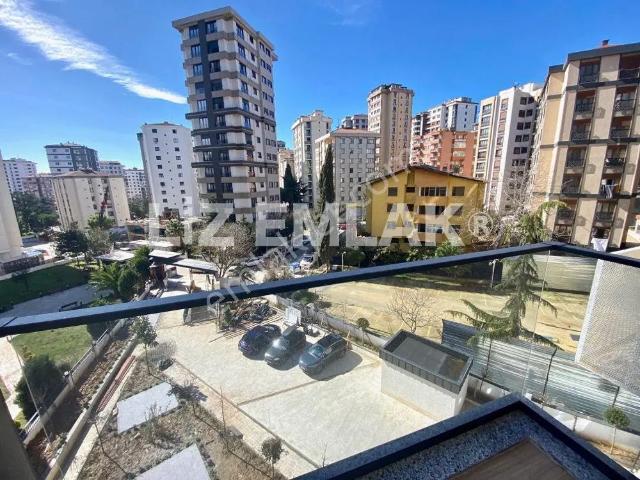 Bostancıda Kapanmaz Manzaralı Balkonlu 90m2. 2+1 Satılık Daire