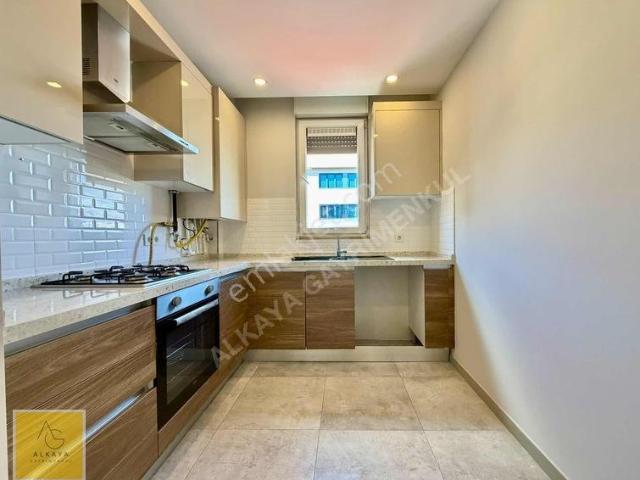 Bostancı'da Satılık 4+1 Dubleks Daire, 190m², Metro Yakını
