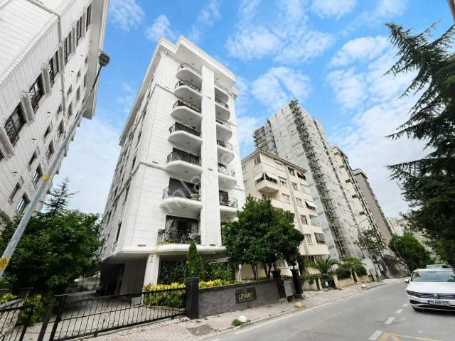 Bostancı Şenesenevler'de 104 M² Net Geniş Balkonlu 3+1 Daire