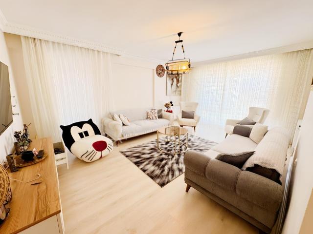 Bostancık Caddesi Yanı, 3+1, Eşyalı, Geniş Ve Ferah Daire!