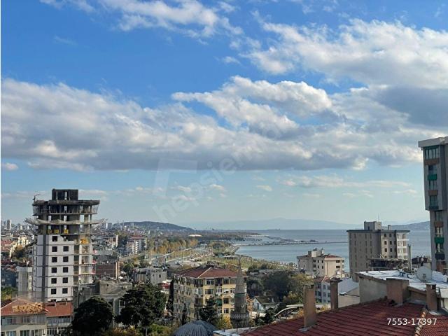 BOSTANCI SAHİLE KOMŞU 2025 YAPIMI DENİZ MANZARALI, E.BANYOLU, BALKONLU 140m2 3+1 BOŞ DAİRE