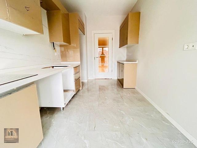 BOSTANCIDA SATILIK DAİRE 3+1 ŞENESENEVLERDE SIFIR BİNADA BALKONLU BOŞ LÜKS DAİRE