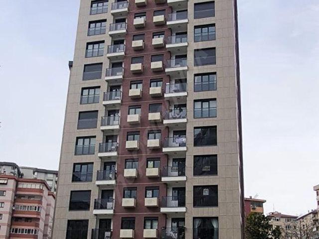 BOSTANCI'DA SİTE İÇERİSİNDE SATILIK 2+1 DAİRE
