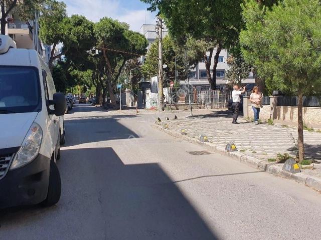 Bostanlı Merkezde Sahile Çok Yakın