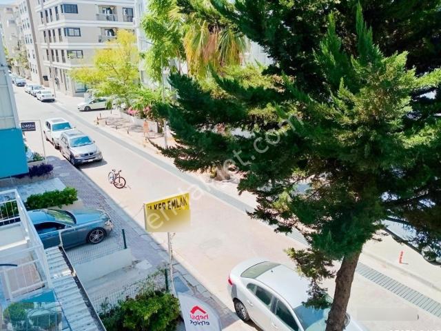 Bostanlı Merkezde Sahile Çok Yakın Köşe