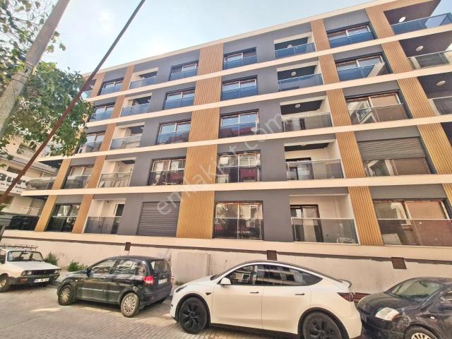 Bostanlı Merkezi Konumda Oturma Raporu Alınmış Sıfır 3+1 Daire