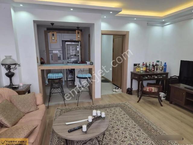 Bostanlı Nebil Susup Sokakta Satılık Tadilatlı 3+1 Daire