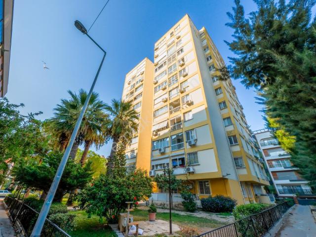Bostanlı Atakent'de Full Deniz Manzaralı Geniş 3+1 Kiralık Daire