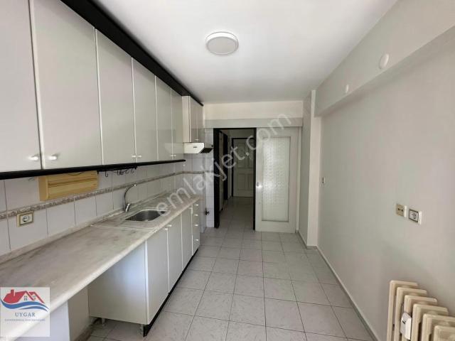 Bostanlı Başkent Hastanesi Arkasında Site İçinde Kiralık 4+1