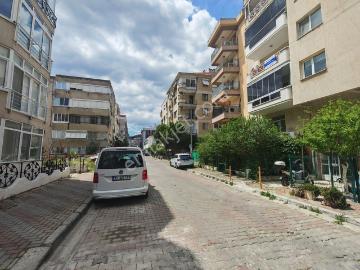 Bostanlı'da Merkezde 2+1 Takev Yanı