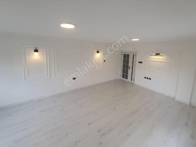 Bostanlı Da Asansörlü 3+1 Köşe Full Tadilatlı Asansörlü Mkdemlak