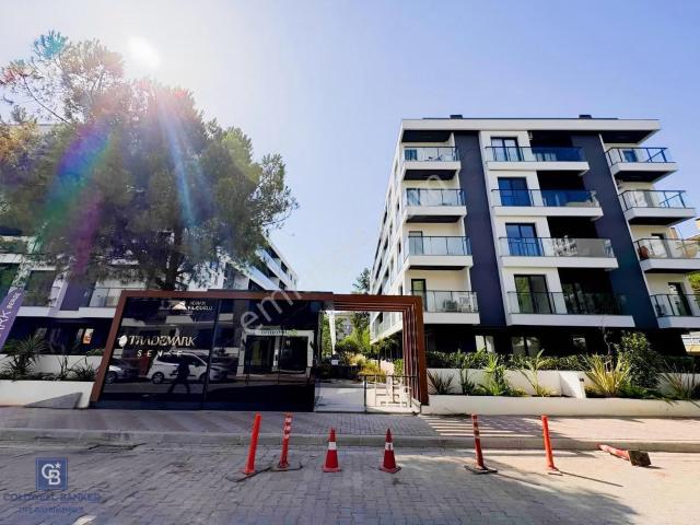 Bostanlı'da Tredemark Sense Sitesin'de Eşyalı Kiralık 1+1 Daire