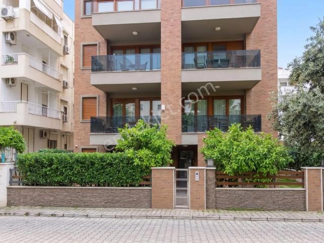 Bostanlı'da Yeni Binada 140 M² Geniş Ve Kullanışlı Satılık Daire