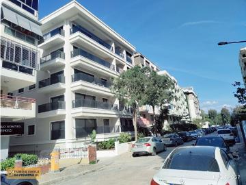 Bostanlı'da 6. Noter Yanı Oturuma Hazır Kiralık Sıfır Daire