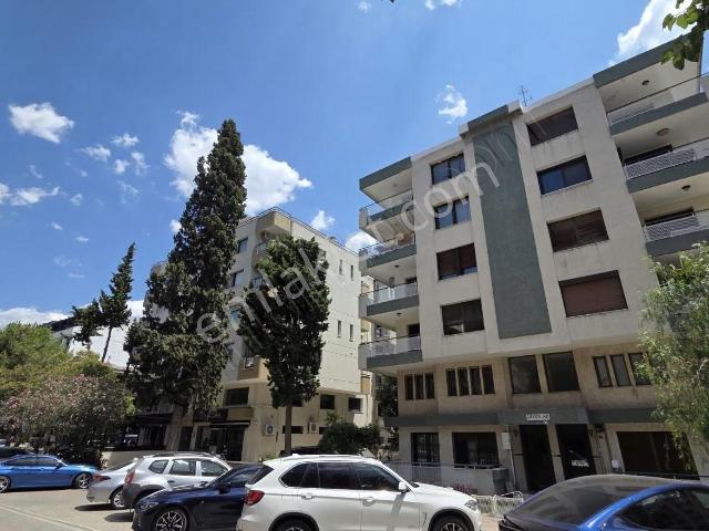 Bostanlı İsmet Yazar Sokak, Kiralık 3+1 Daire Orçun Toksöz'den