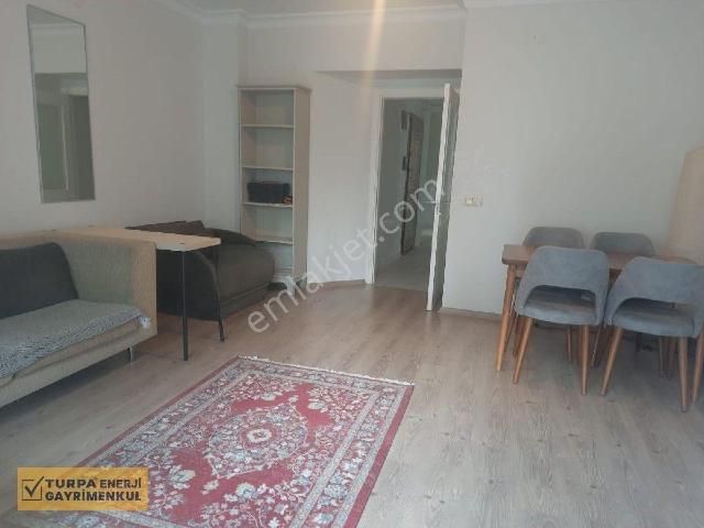 Bostanlı Suat Taşer Arka Sokağında Eşyalı Kiralık 2+1 Daire