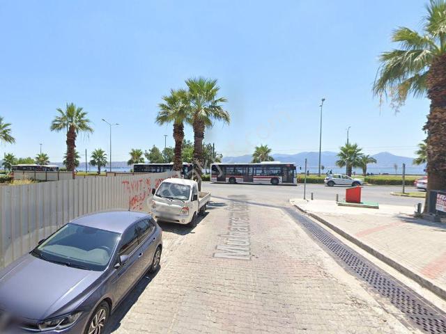 Bostanlı Sahil'e 190 M | 3+1 | Kat 3 | Doğalgazlı
