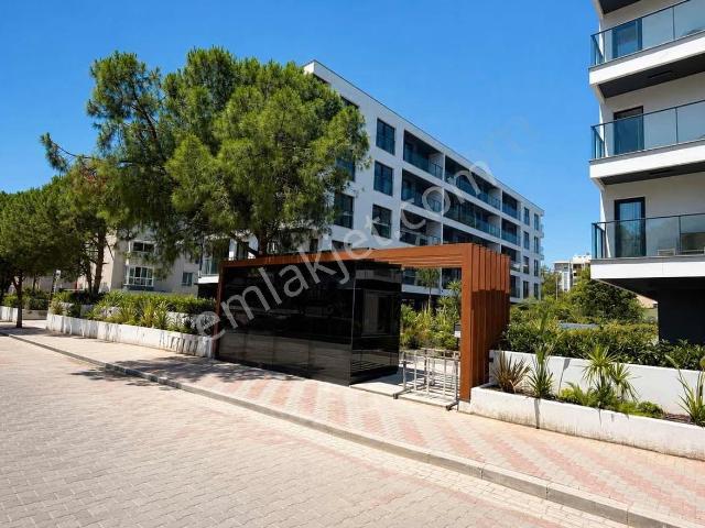 Bostanlı Trademark Sensede Bahçe Kullanımlı Emsalsiz 1+1