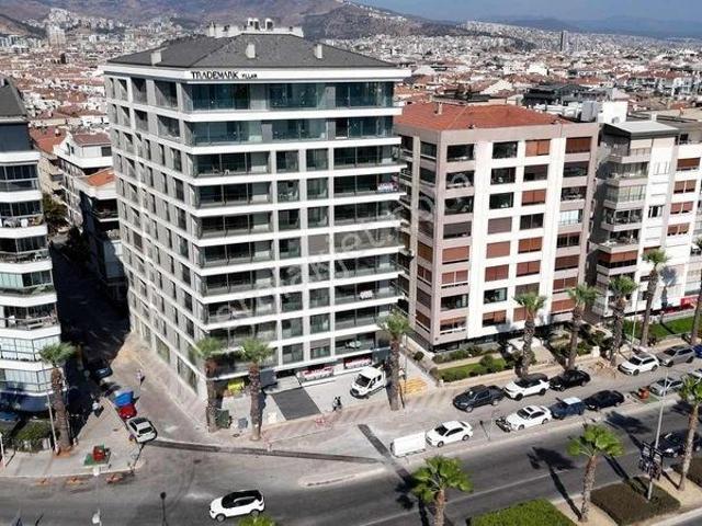 Bostanlı Yalı Trademark Yıllar Da 3+1 Kiralık Daire