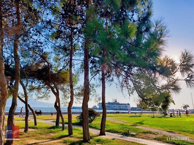 Bostanlı Yalı'da Trademark Yıllar Apt'da Satılık Sıfır 2+1Daire