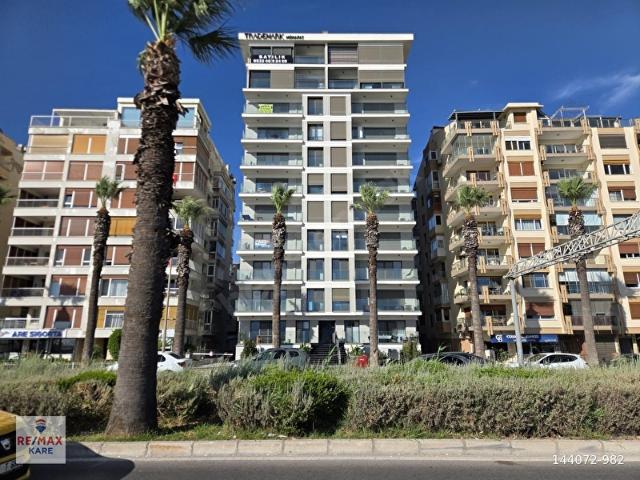 Bostanlı Yalısında Adnan Kılıçoğlu Deniz Manzaralı Satılık 3+1