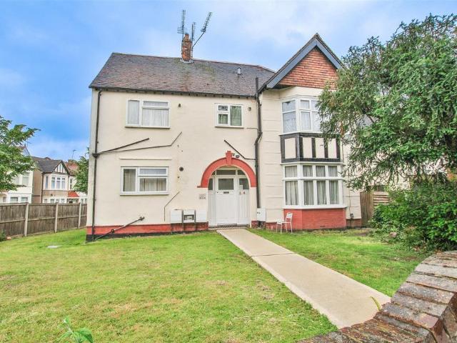 Boston Avenue, Southend On sea, Essex 1 bed apartment to rent £995 pcm £230 pw