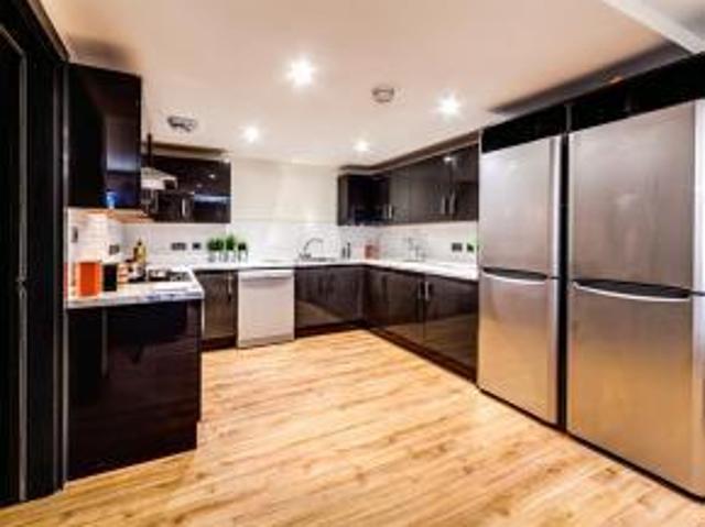 BOSTON EXCHANGE COURT, Leeds 6 bed house to rent £3,458 pcm £798 pw