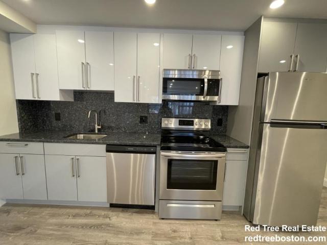 Boston MA 02215 98366308