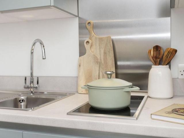 Boston Manor Road, London TW8 Studio to rent £1,668 pcm £385 pw