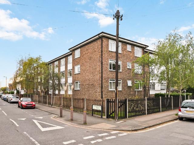 Boswell Court, Kingston Upon Thames KT2, 2 bed flat to rent, £1,950 pcm | PrimeLocation