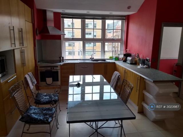 Boswell Court, London, WC1N 3 bed flat to rent £4,160 pcm £960 pw
