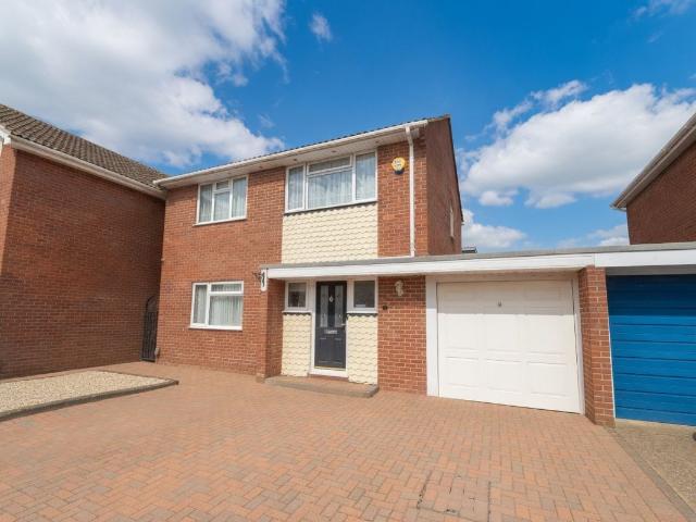 Boscombe Close, Egham TW20, 4 bed detached house to rent, £2,500 pcm | PrimeLocation