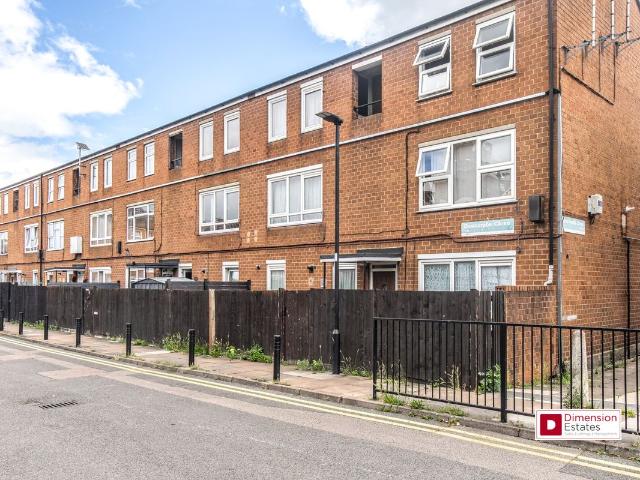 Boscombe Close, Hackney, London E5, 2 bed maisonette to rent, £2,150 pcm | PrimeLocation