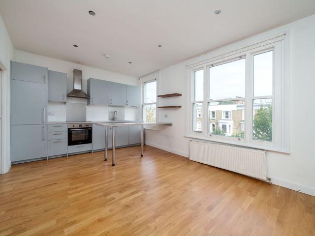 Boscombe Road, London W12, 3 bed flat to rent, £2,700 pcm | PrimeLocation