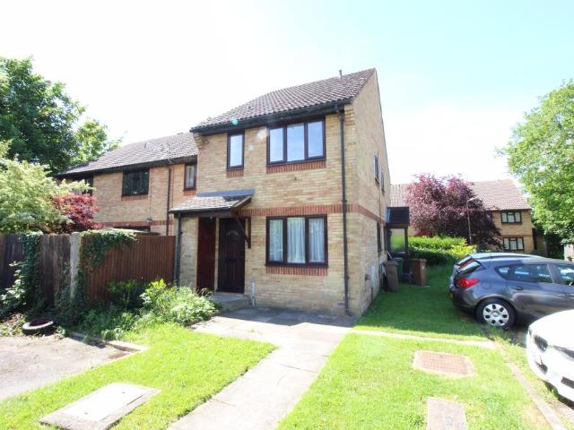 Boscombe Road, Worcester Park KT4 1 bed cluster house to rent £1,300 pcm £300 pw