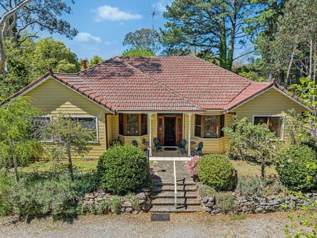 Boscobel' a distinguished weatherboard home