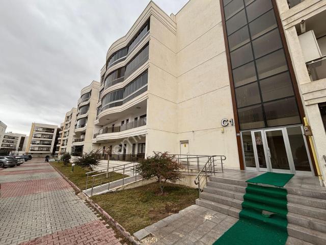 Bosna Hersekte Site İçinde, 3+1 Ara Kat | Yüksek Kira Getirili!