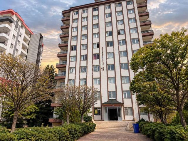 Bosna Hersek Mah. Selçuk Üniversitesi Karşısı 3+1 Bakımlı Daire