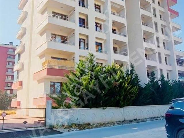 Bosna'da Üniversite Yakını, Son Kat 1+1 Kiralık Daire