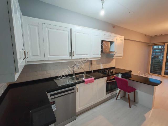 Bosphorus City'de Kiralık Kısmen Esyalı 1.5+1 Daire